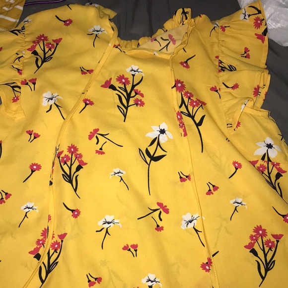 Yellow floral blouse - Picture 3 of 3